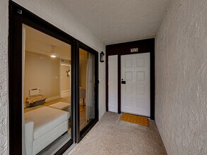 4082 Belair Ln in Naples, FL - Building Photo - Building Photo