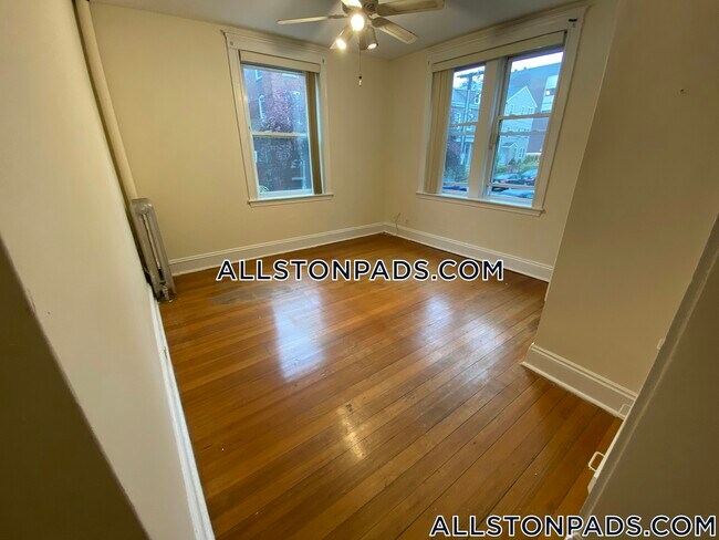 524 Cambridge St, Unit 1 in Boston, MA - Building Photo - Building Photo