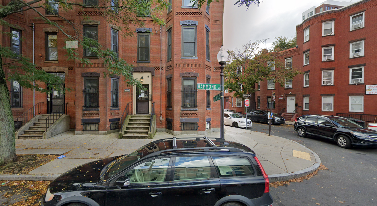 96 Hammond St, Unit 1 in Boston, MA - Foto de edificio