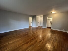 Canterbury Court Apartments in Buffalo, NY - Building Photo