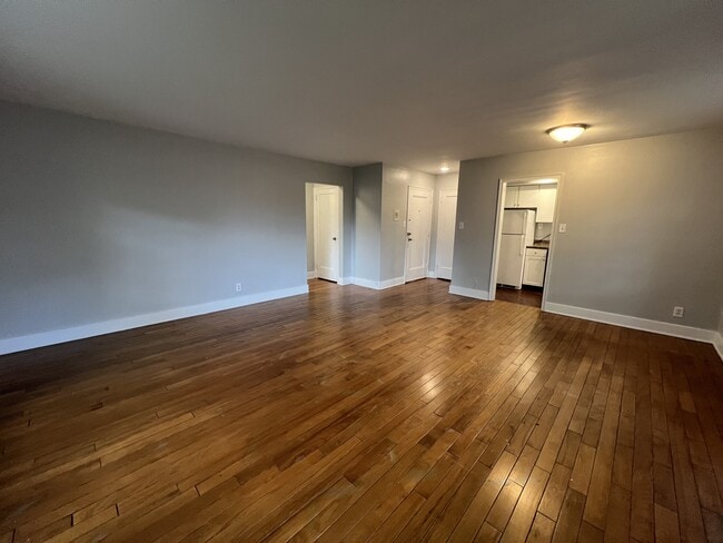 Canterbury Court Apartments