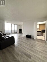 10 Stonehill Ct in Toronto, ON - Building Photo - Building Photo