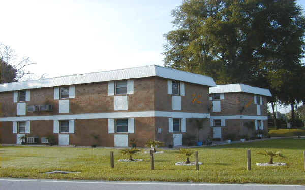 Camelot Arms in Plant City, FL - Foto de edificio