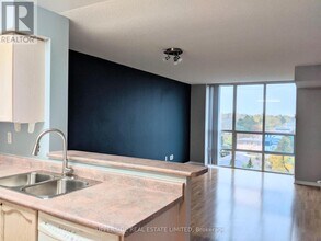 233 Beecroft Rd in Toronto, ON - Building Photo - Building Photo