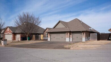 8609 NW 113th Ct in Oklahoma City, OK - Building Photo - Building Photo