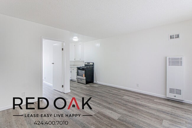 property at 11823 Lakewood Blvd