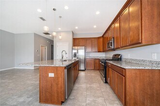 902 Grand Hilltop Dr in Apopka, FL - Building Photo - Building Photo