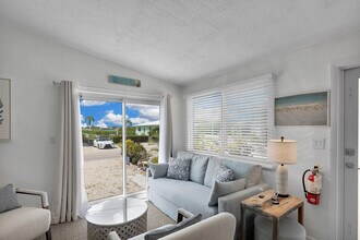 10 Clara Blvd in Key Colony Beach, FL - Building Photo - Building Photo