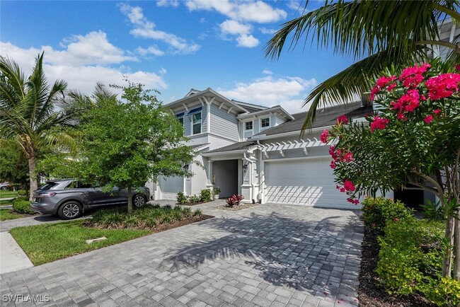 6954 Avalon Cir in Naples, FL - Foto de edificio - Building Photo