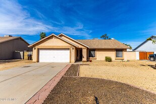 8820 W Alice Ave in Peoria, AZ - Building Photo