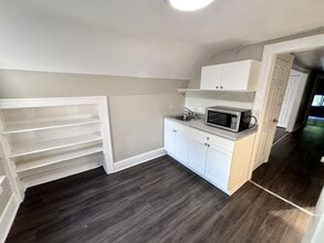 1073 Albert Rd in Windsor, ON - Building Photo - Building Photo