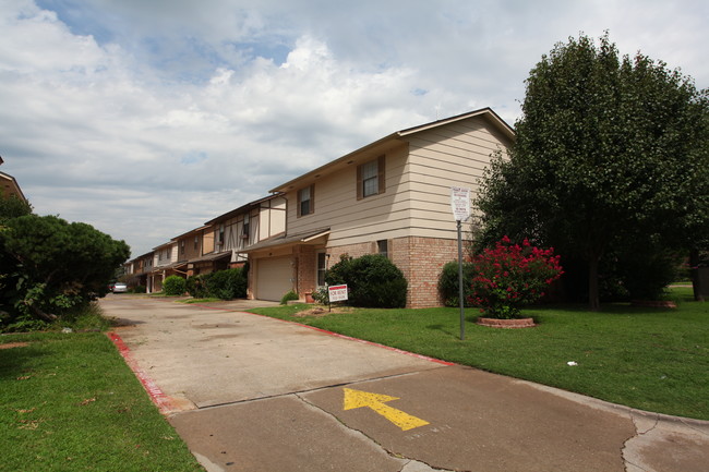 Lake Park Private Homes in Oklahoma City, OK - Foto de edificio - Building Photo