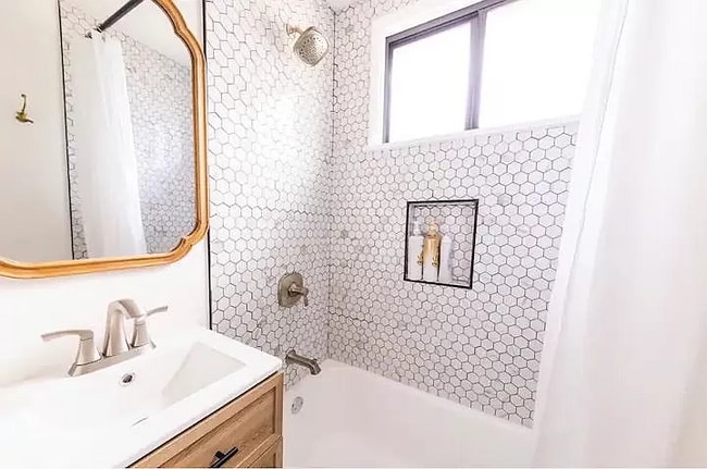 property at 427 W Riverside Dr