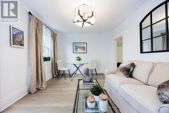 30 Oak Park Ave in Toronto, ON - Building Photo - Building Photo