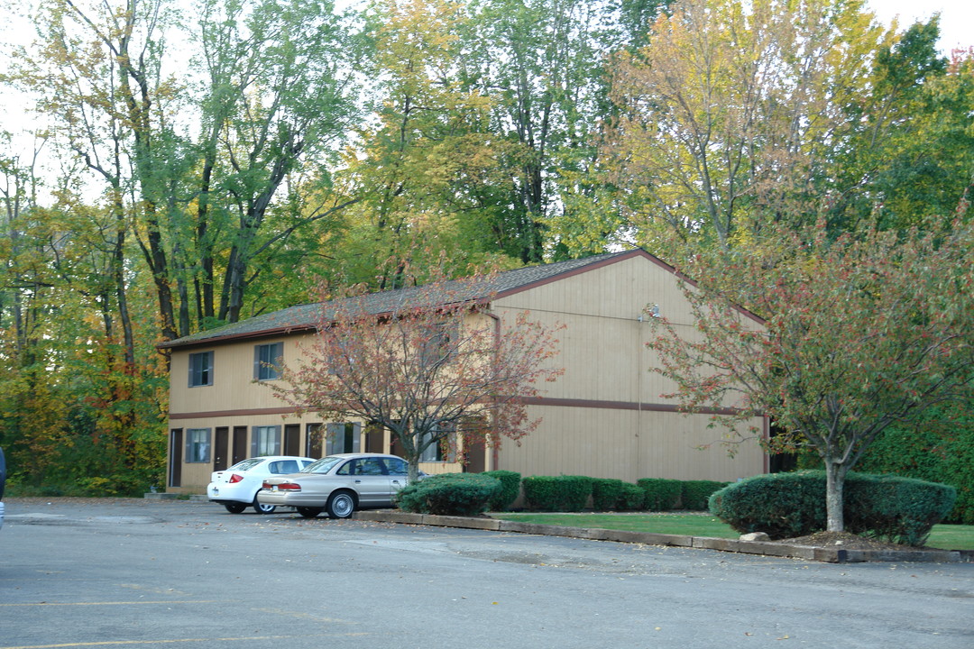 WOODSIDE APARTMENTS in Erie, PA - Building Photo