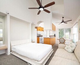 1400 Ocean Ave in Del Mar, CA - Foto de edificio - Building Photo
