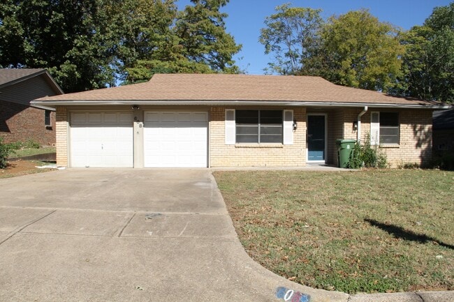 608 Oak Dr in Hurst, TX - Building Photo - Building Photo