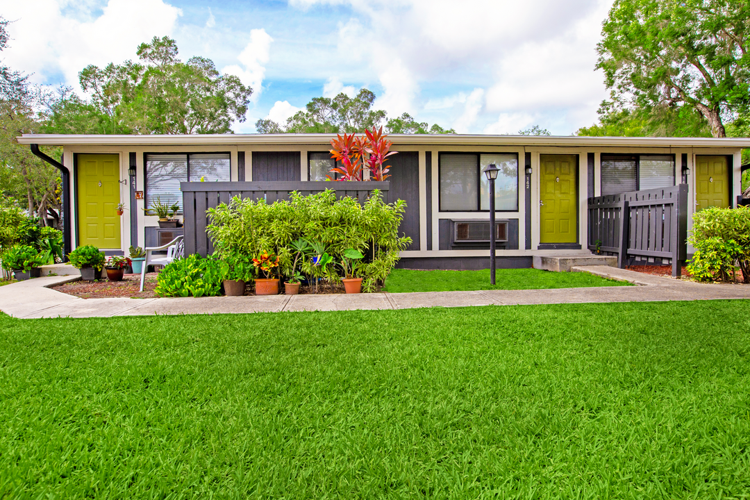 Sheffield Apartments in Miami, FL - Building Photo