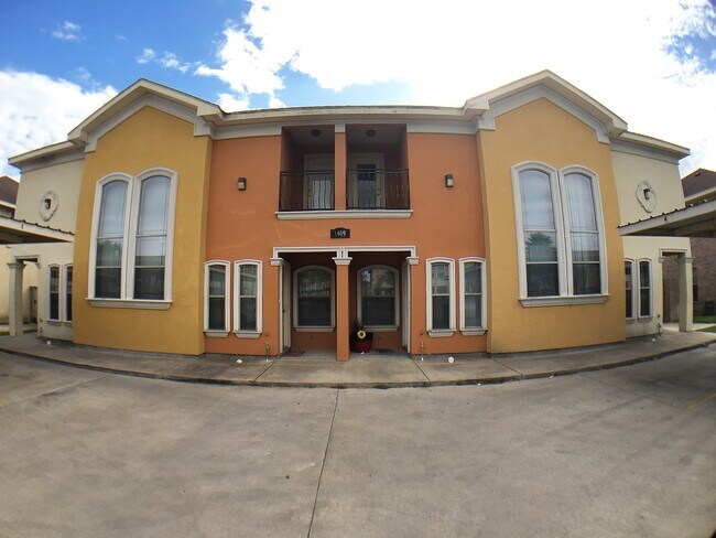 1409 W Fig Ave in Pharr, TX - Building Photo - Building Photo