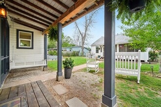 801 Bishop St in Smithville, TX - Building Photo - Building Photo