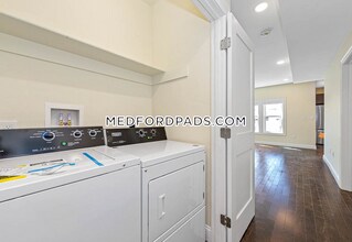 85 Fern Rd in Medford, MA - Building Photo - Building Photo