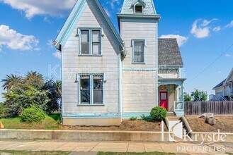 1128 Marin St in Vallejo, CA - Building Photo - Building Photo