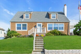 411 Ocean Ave N in Sea Girt, NJ - Building Photo