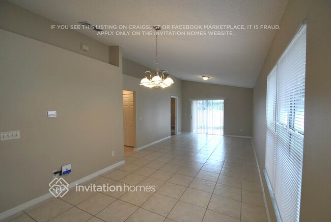 1372 Sierra Cir in Kissimmee, FL - Foto de edificio - Building Photo