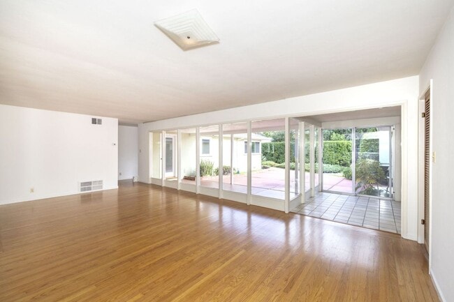 4287 Pomona Ave in Palo Alto, CA - Building Photo - Building Photo