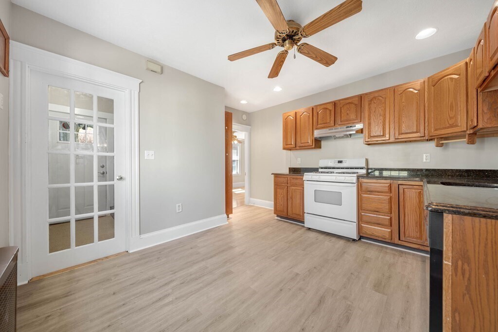 9 Bentley St in Boston, MA - Building Photo