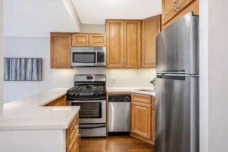 230 E Ontario St, Unit #  01803 in Chicago, IL - Foto de edificio - Building Photo