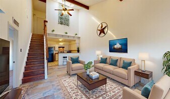 12250 Copper Tree Pvt Ln in Houston, TX - Building Photo