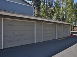 14150 SW Allen Blvd in Beaverton, OR - Building Photo - Building Photo