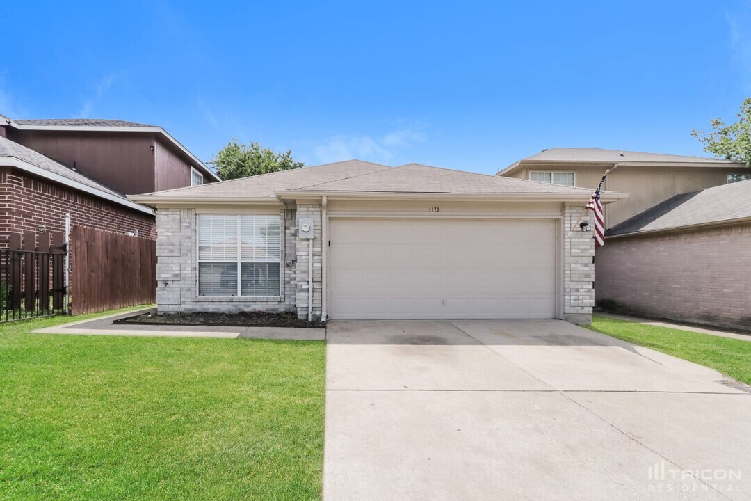 1170 Lombard Ln in Duncanville, TX - Building Photo