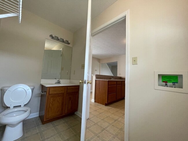 243-245 April Way in Winchester, KY - Building Photo - Building Photo