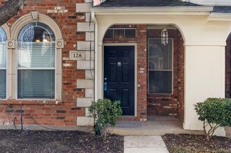 128 Leonard St in Lewisville, TX - Building Photo - Building Photo