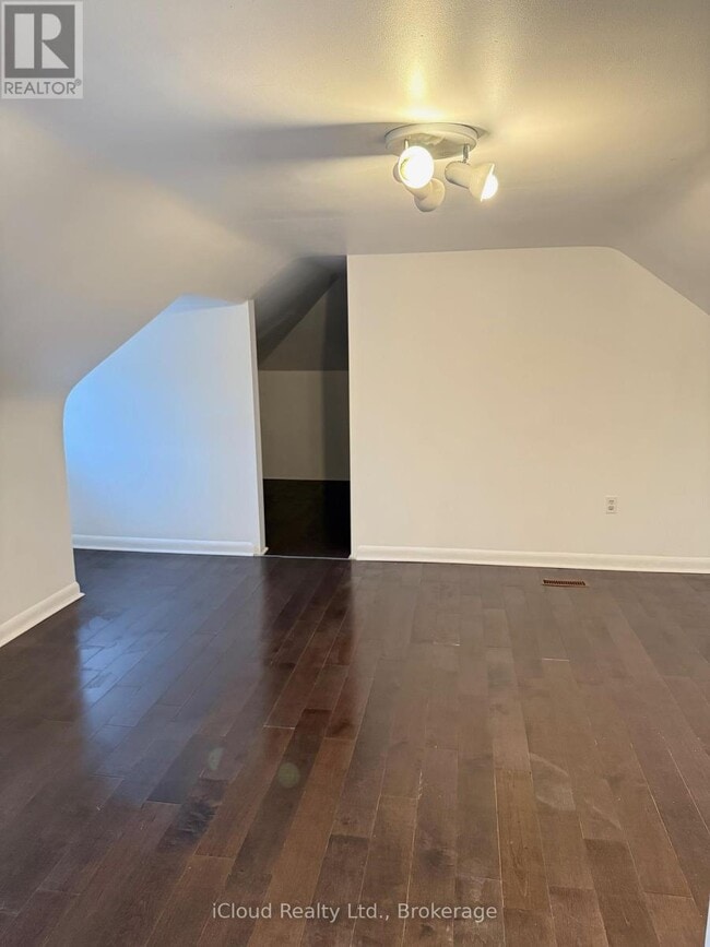 property at 5 Caithness St W