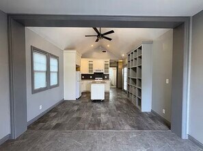 1714 N Lincoln St in Burbank, CA - Foto de edificio - Building Photo