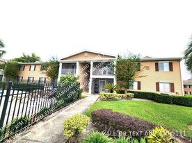 175 N Pearl Lake Causeway in Altamonte Springs, FL - Building Photo