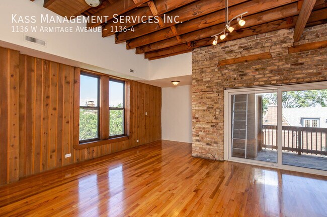 1136 W Armitage Ave in Chicago, IL - Building Photo - Building Photo