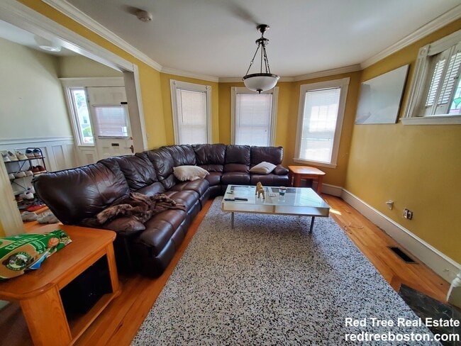 22 Burton St, Unit 1 in Boston, MA - Building Photo - Building Photo