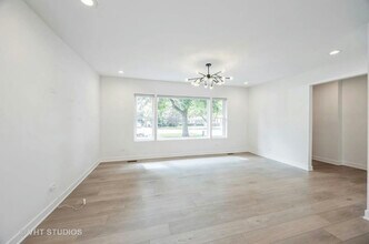 823 N La Grange Rd in La Grange Park, IL - Building Photo - Building Photo