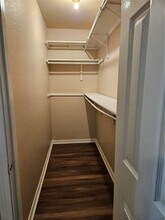 225 E Craven Ave in Lacy Lakeview, TX - Building Photo - Building Photo