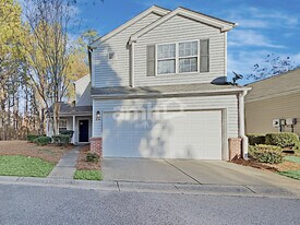 836 Windcroft Cir NW in Acworth, GA - Building Photo