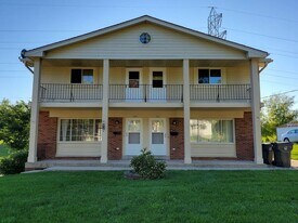 1900 Cardinal Dr in Waukesha, WI - Building Photo