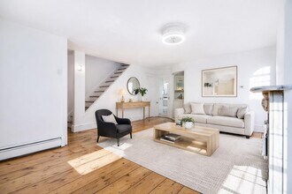 145 Halladay St in Jersey City, NJ - Foto de edificio - Building Photo