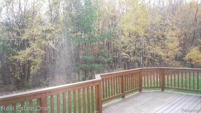 41719 Sleepy Hollow Dr in Novi, MI - Building Photo - Building Photo