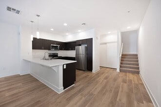 Palomar Station in San Marcos, CA - Foto de edificio - Building Photo