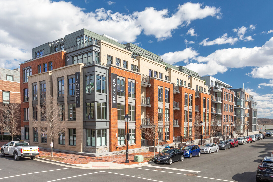 Robinson Landing in Alexandria, VA - Foto de edificio