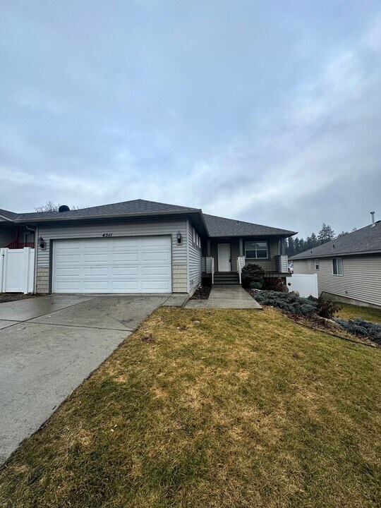 4511 N Hutchinson Ln in Spokane, WA - Building Photo